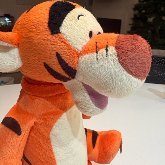 Disney Winnie the Pooh Tigger Talking Bouncing Plush – Works! w/ Tags - Picture 6 of 8